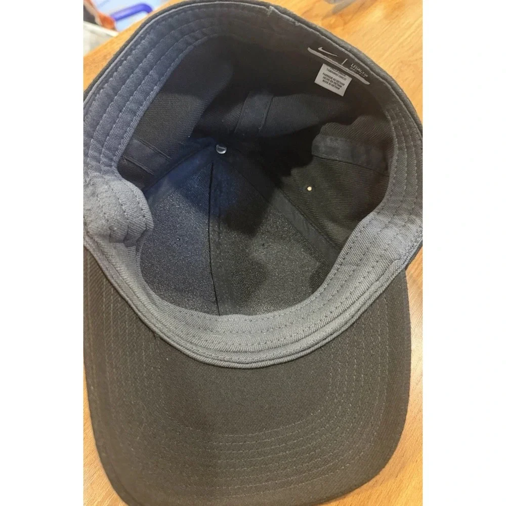 Nike Oregon Ducks Triple Black Dri-Fit Swoosh Flex Hat Cap Mens OSFM Legacy91